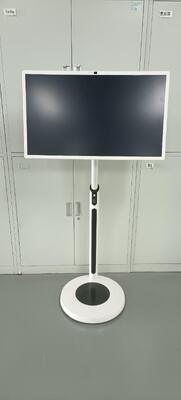 32 Inch IPS Screen Portable Smart TV with Rechargeable Battery